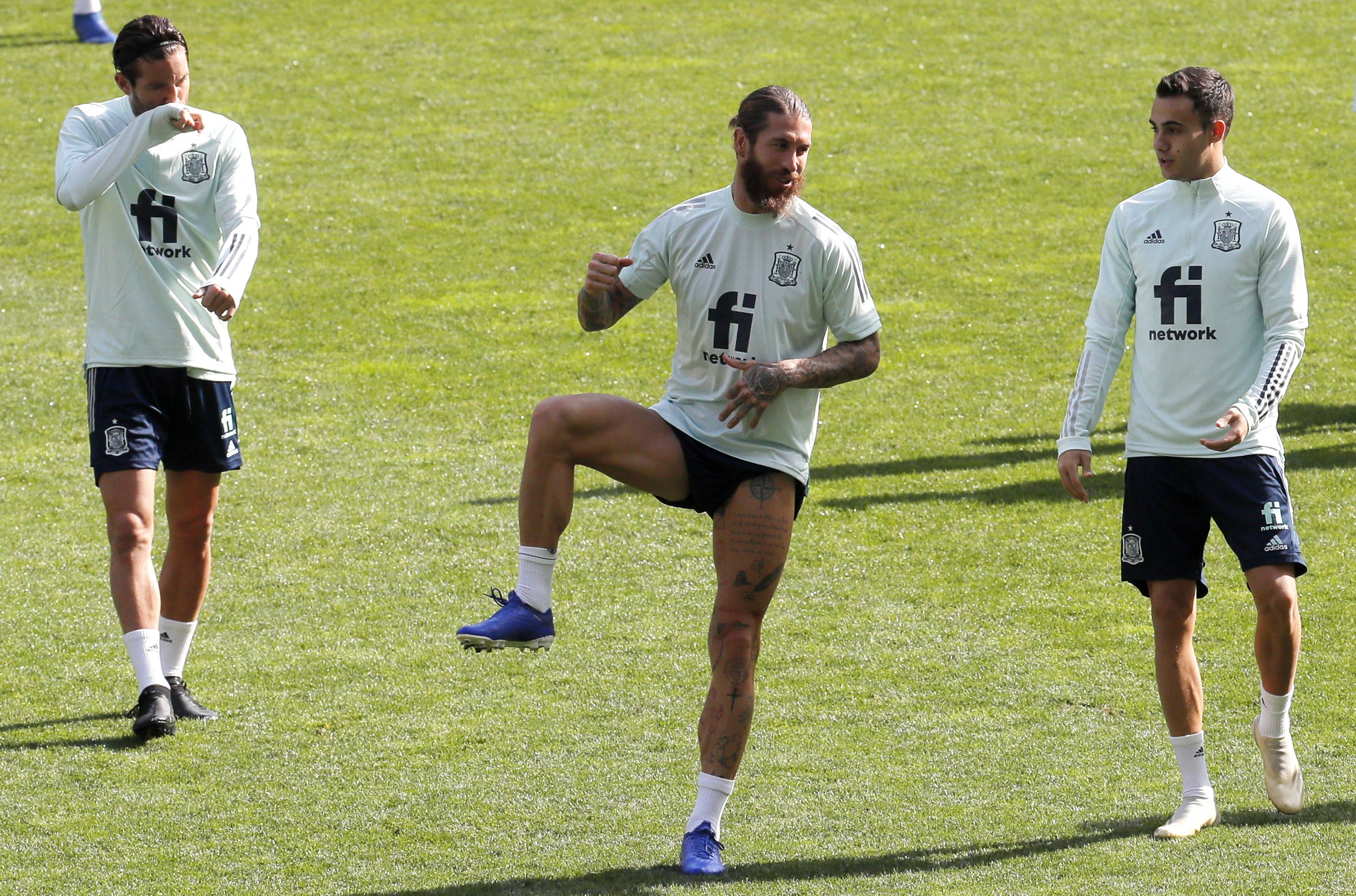 西班牙队员备战国际足球联赛