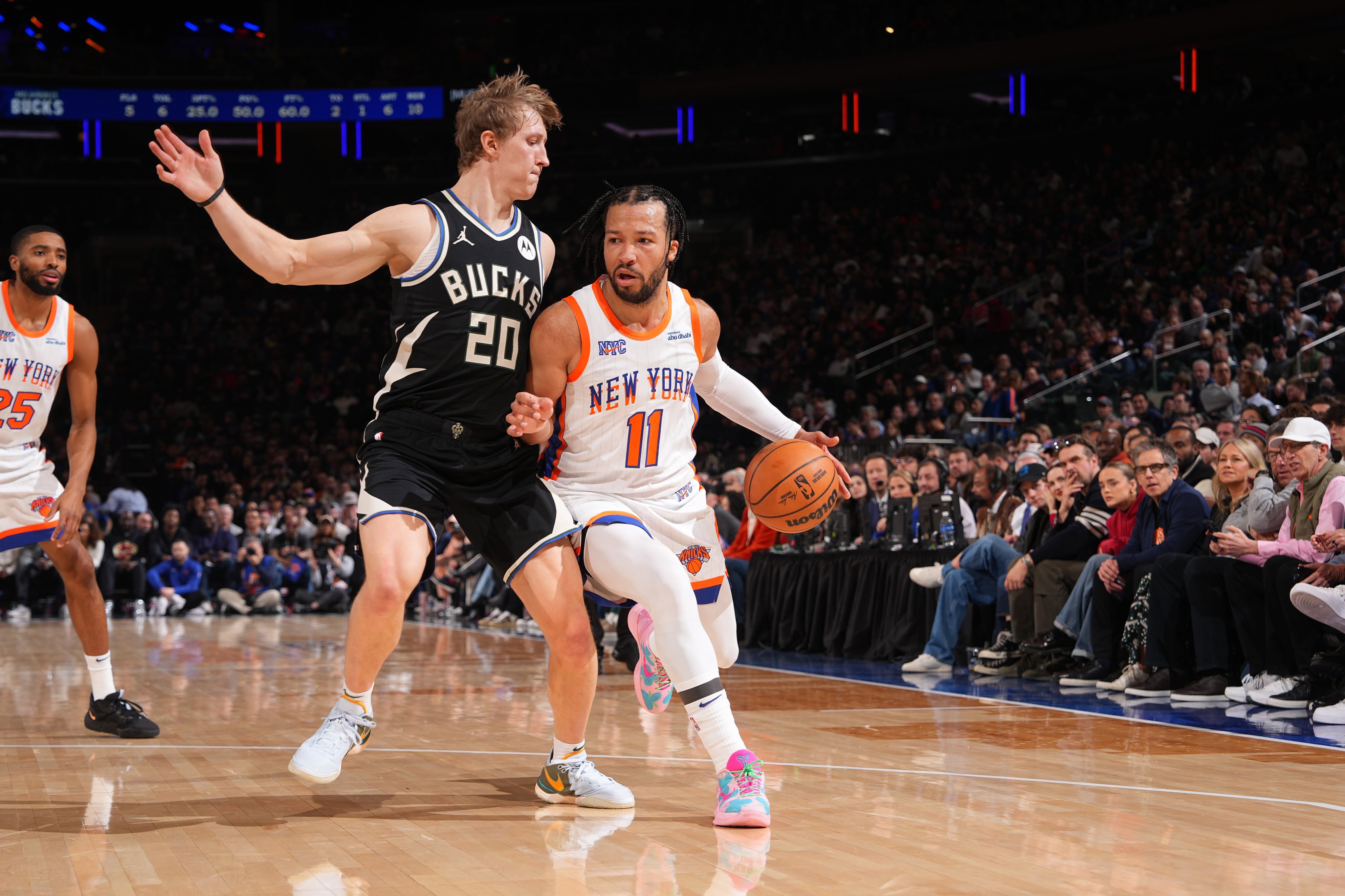 关于雄鹿队面对雄心勃勃的对手，全力备战的信息