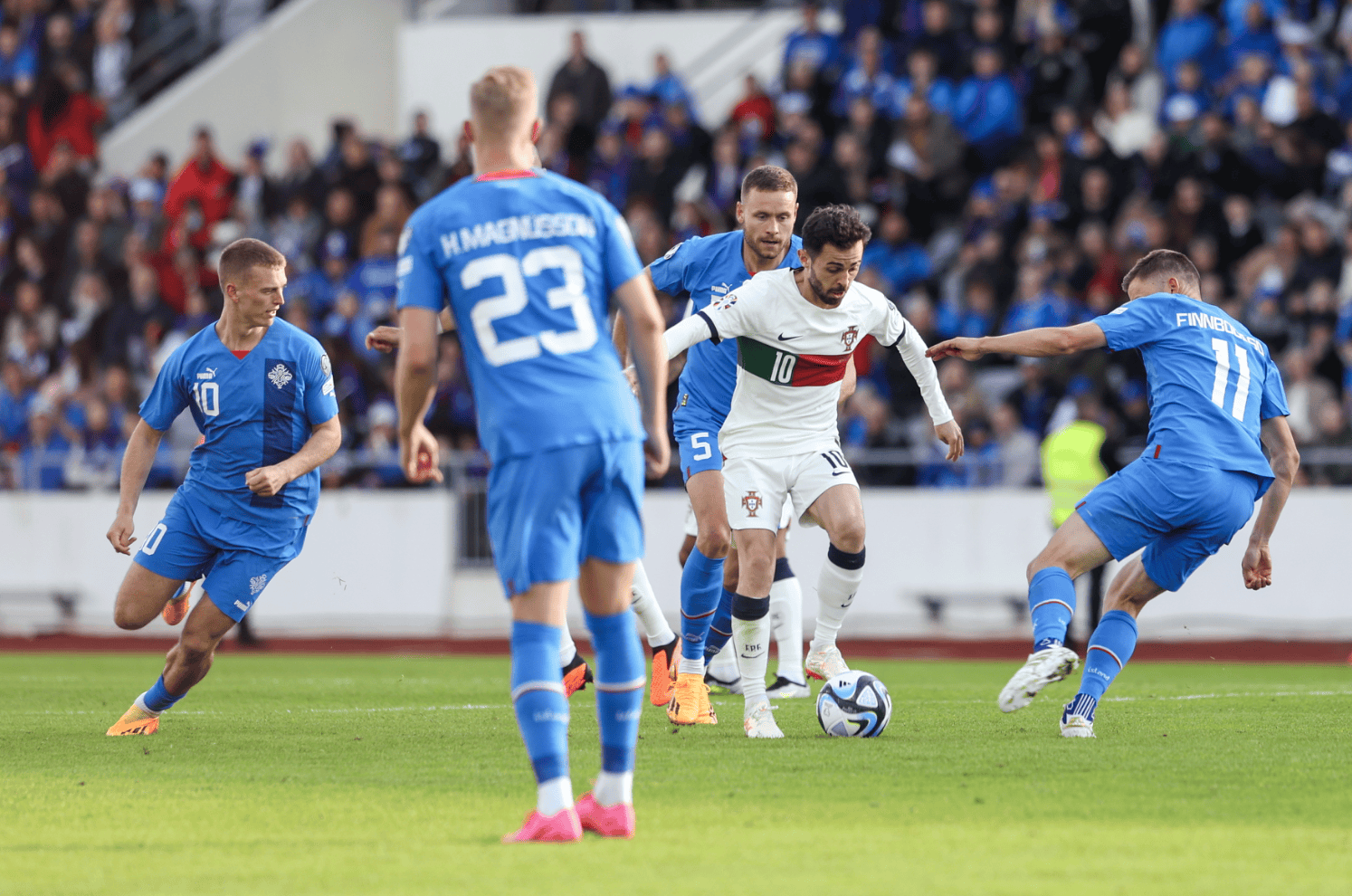 雷火电竞网站-关于冰岛主场不敌对手，晋级压力加大的信息