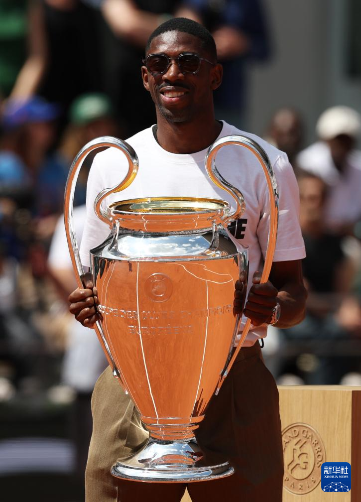 法国选手登上冠军领奖台,实力无损的简单介绍 法国选手登上冠军领奖台,实力无损的简单介绍