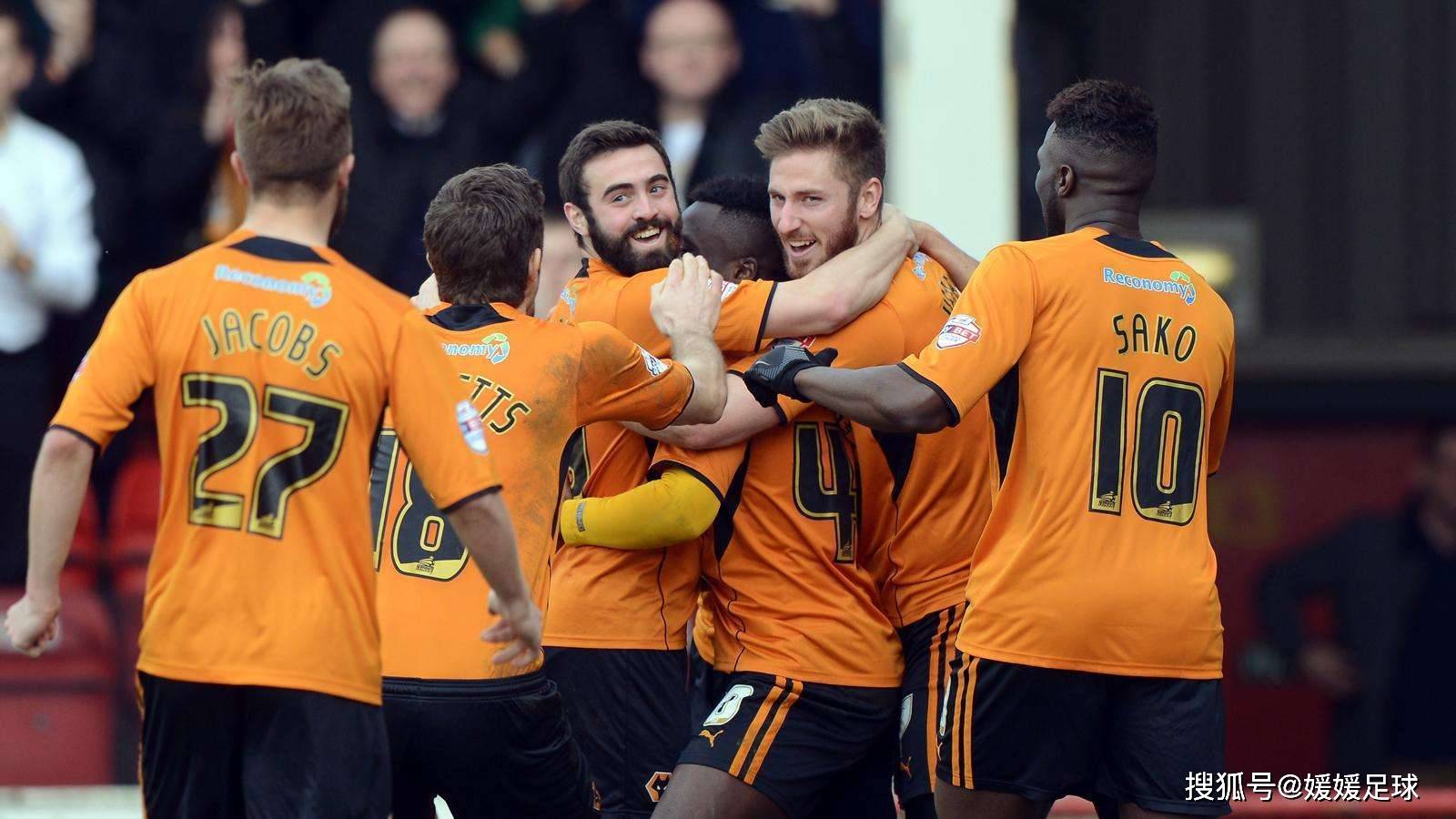 里昂中场球员统治比赛,带队晋级 里昂中场球员统治比赛,带队晋级