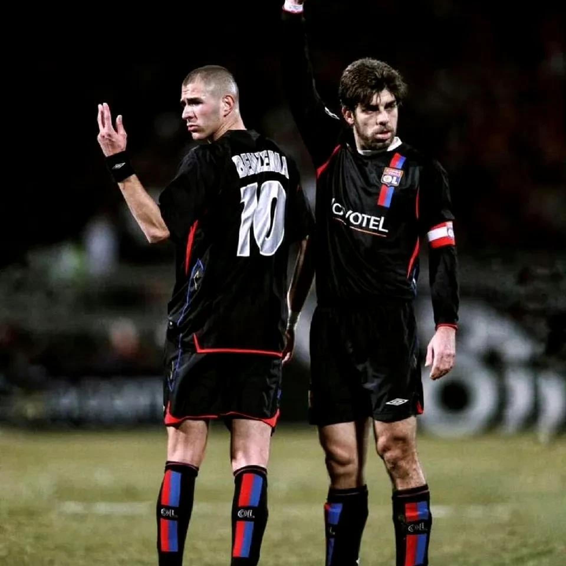 里昂中场球员统治比赛,带队晋级 里昂中场球员统治比赛,带队晋级