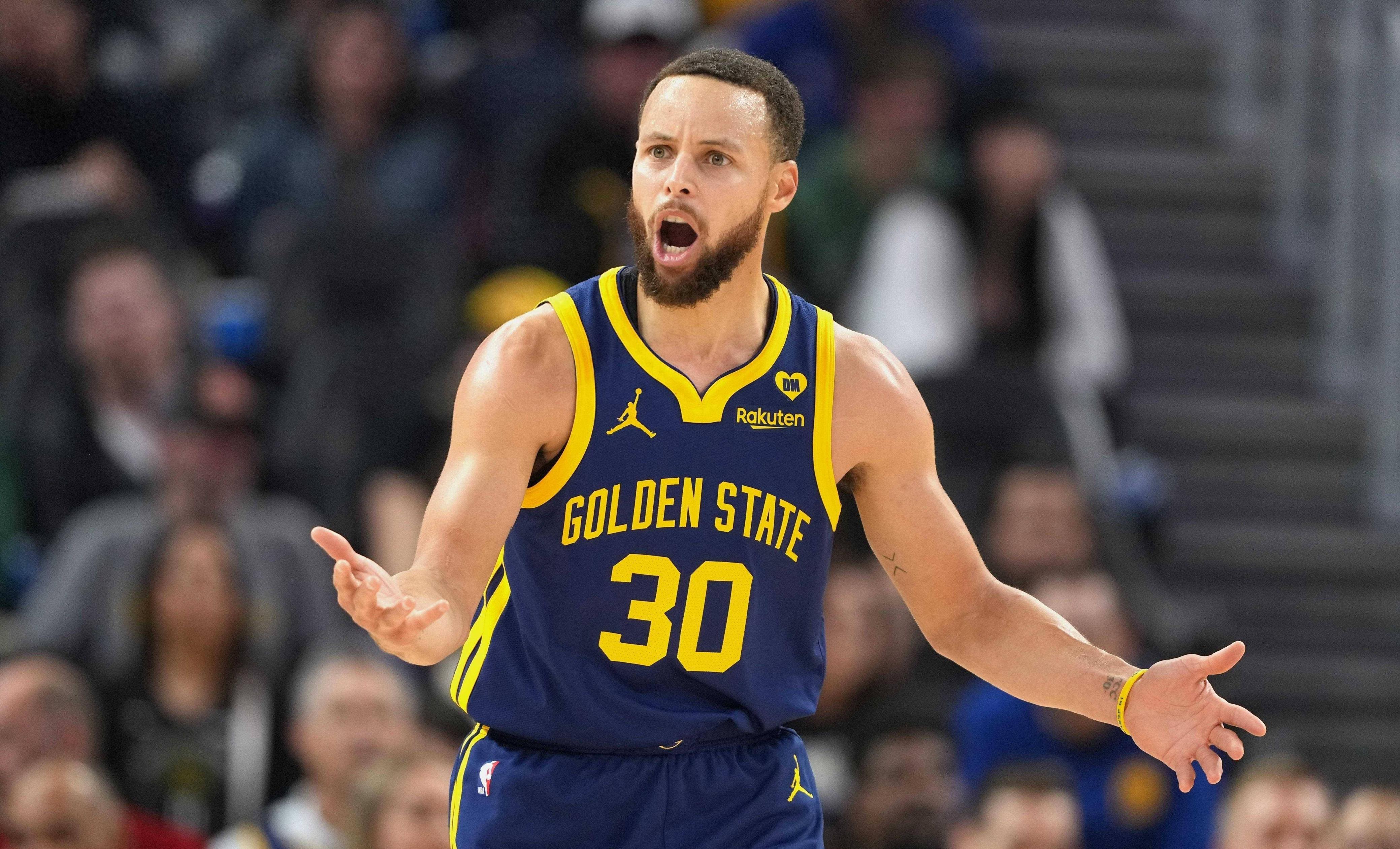 勇士遭遇惨败，库里表现黯淡颓废