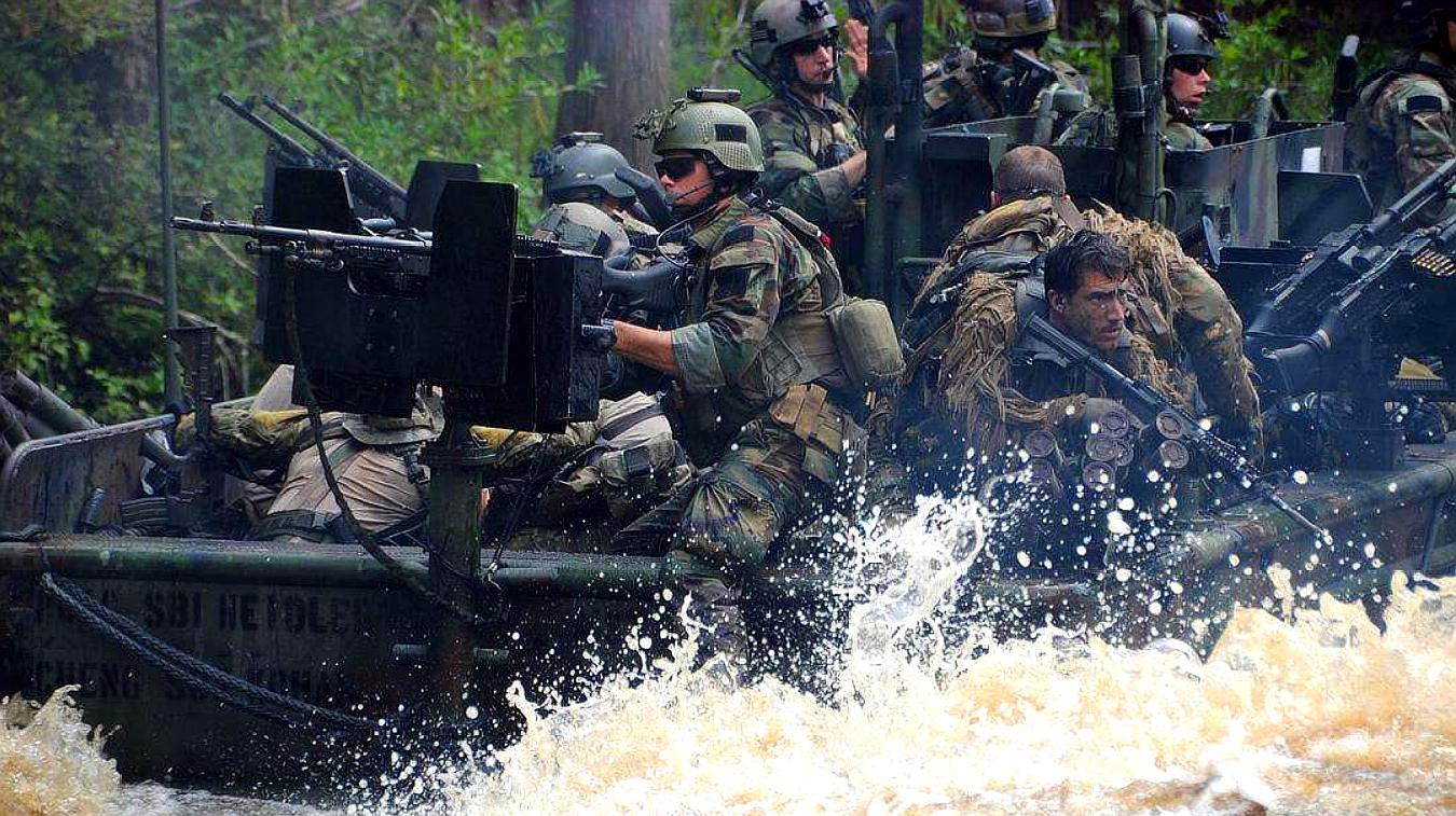 火力全开!勇士团队合作击败敌人 火力全开!勇士团队合作击败敌人