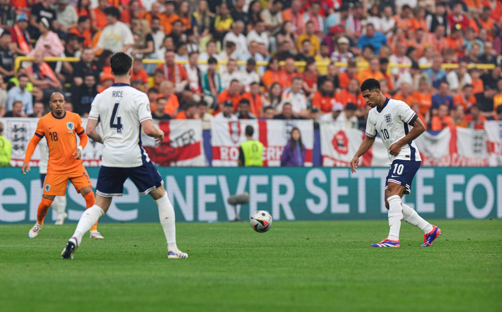 雷火电竞下载-关于欧洲足球赛事燃情上演，精彩不断的信息