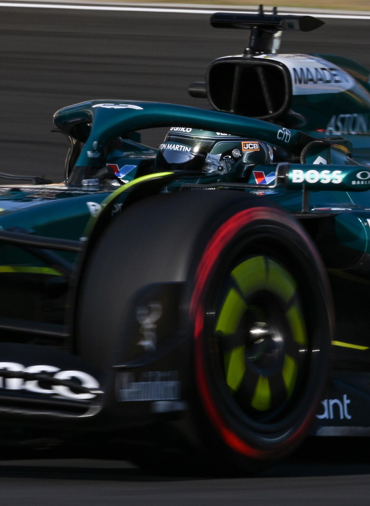 赛车再创历史，冠军实至名归的简单介绍