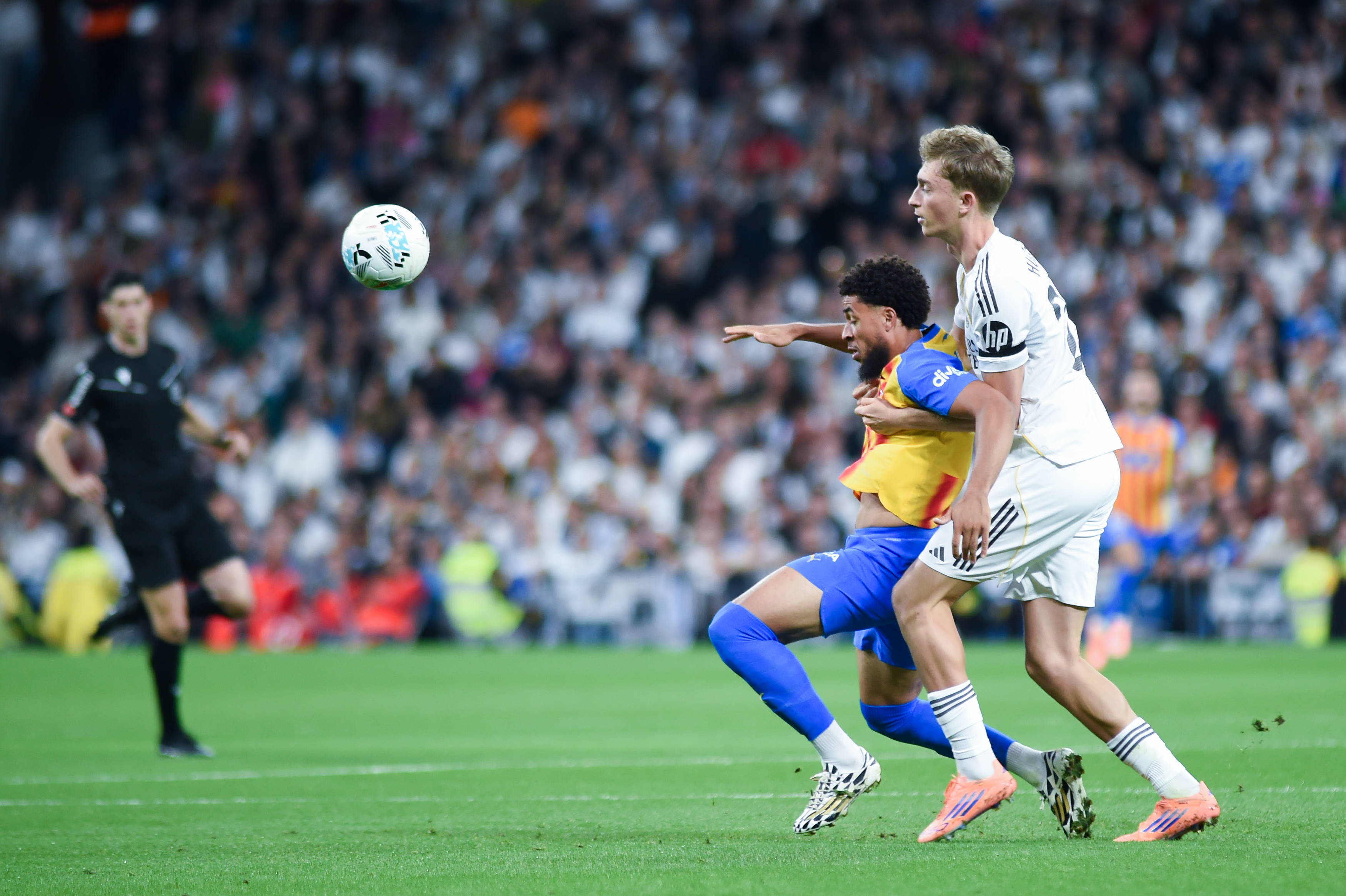 皇马将在瓦伦西亚迎来激烈角逐 皇马将在瓦伦西亚迎来激烈角逐