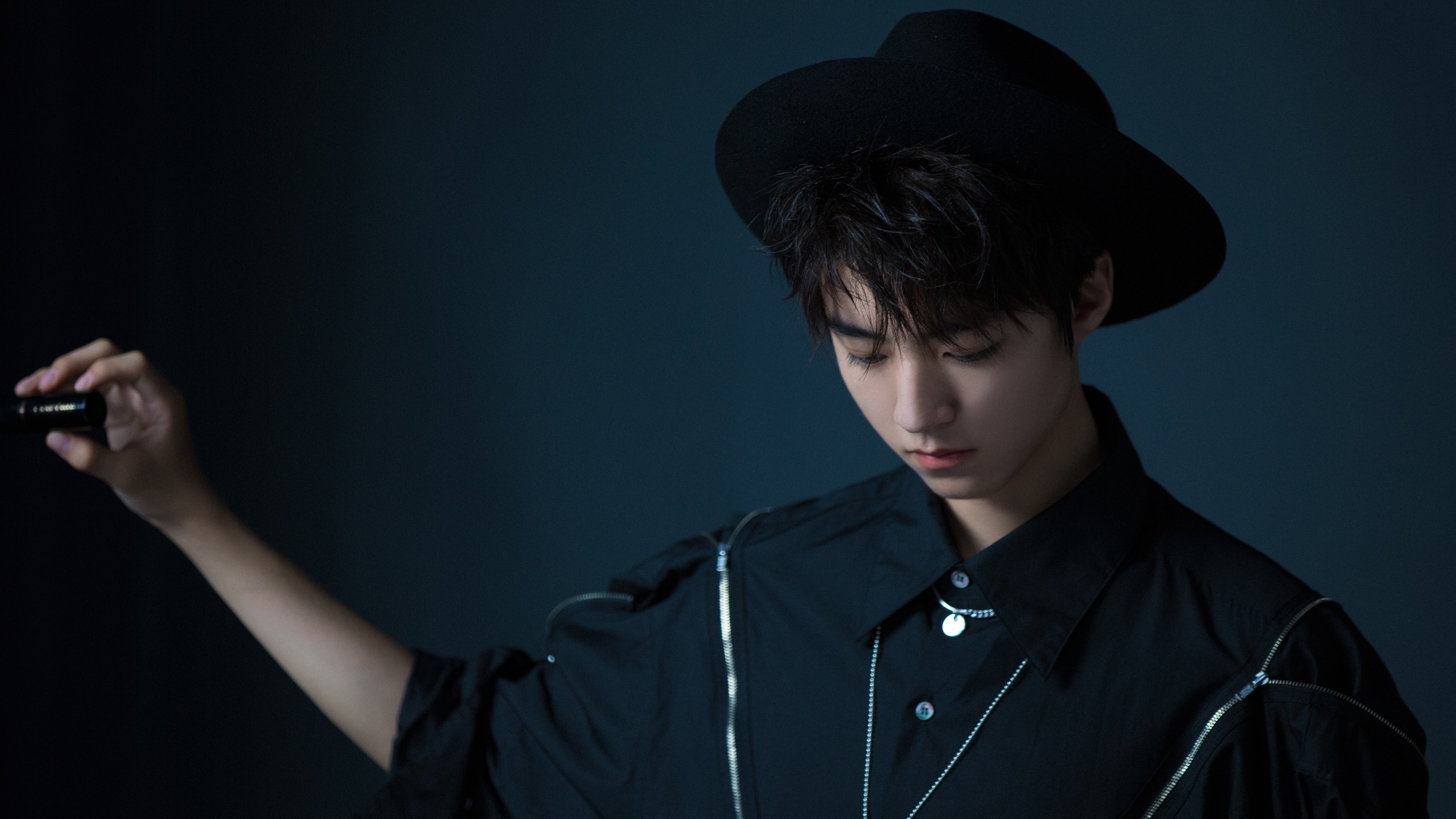 雷火电竞-铁幕下的终结者，德里赫特扛起全队，塞内加尔强行终结新西兰