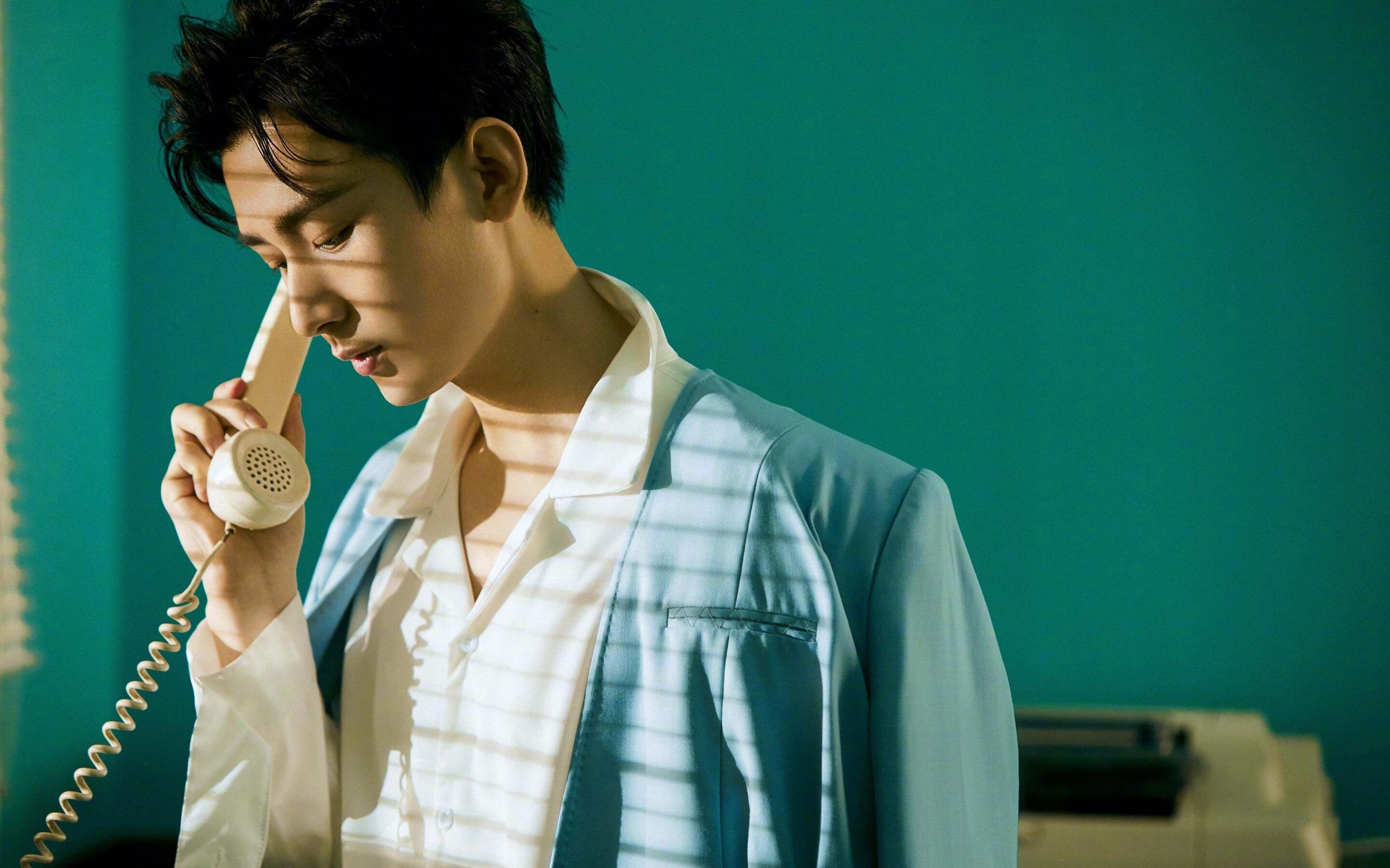 雷火电竞简介-拉文献制胜绝杀！篮网惊险取胜猛龙挺进季后赛